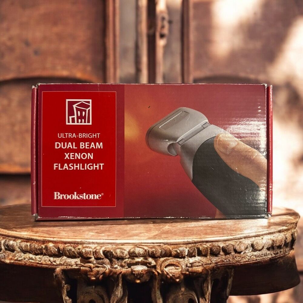 Brookstone Ultra-bright Dual Beam Xenon Flashlight New In Box Gift